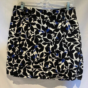 Ann Taylor cotton skirt with blue accents, size 12